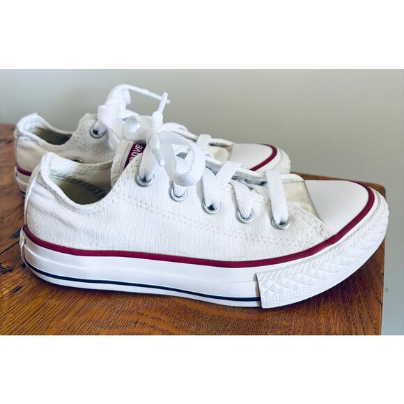 Youth Converse Chuck Taylor All Star Low Top Sneakers, White, Size 13 - Picture 2 of 4